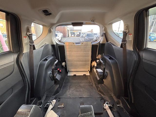 シエンタ Ｘ　タイプ１　スロープ　福祉車両　車いす１人　車いす電動固定装置　後退防止ベルト　ニールダウン（55枚目）