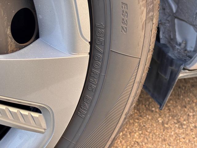 シエンタ Ｘ　タイプ１　スロープ　福祉車両　車いす１人　車いす電動固定装置　後退防止ベルト　ニールダウン（63枚目）