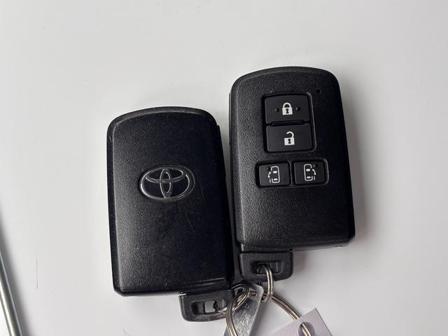 シエンタ G クエロ 7人乗り ナビ バックカメラ 両側パワースライドドア ハーフレザーシート LEDライト 充電用USBソケット フルセグTV DVD Bluetooth ETC(4枚目)