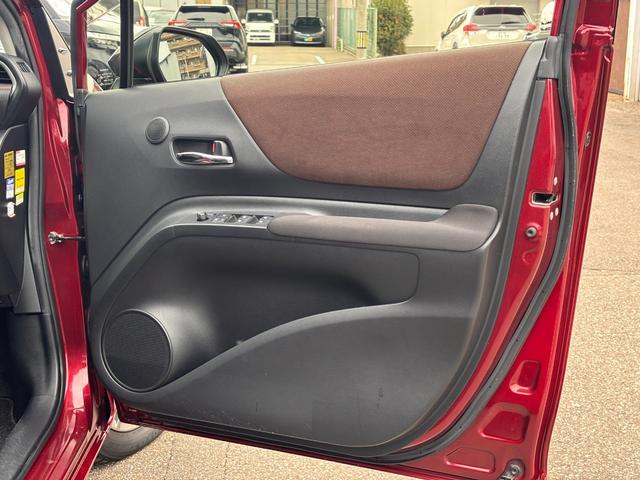 シエンタ G クエロ 7人乗り ナビ バックカメラ 両側パワースライドドア ハーフレザーシート LEDライト 充電用USBソケット フルセグTV DVD Bluetooth ETC(32枚目)