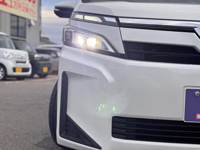 ヴォクシー Ｘ　スロープ　タイプ１　４ＷＤ　福祉車両　車いす２人　車いす電動固定装置　後退防止ベルト（12枚目）