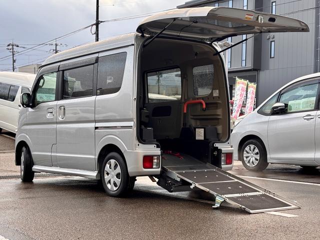 NV100クリッパーリオ チェアキャブ スロープ 福祉車両 車いす1人 電動ウインチ 車いす手動固定装置(14枚目)