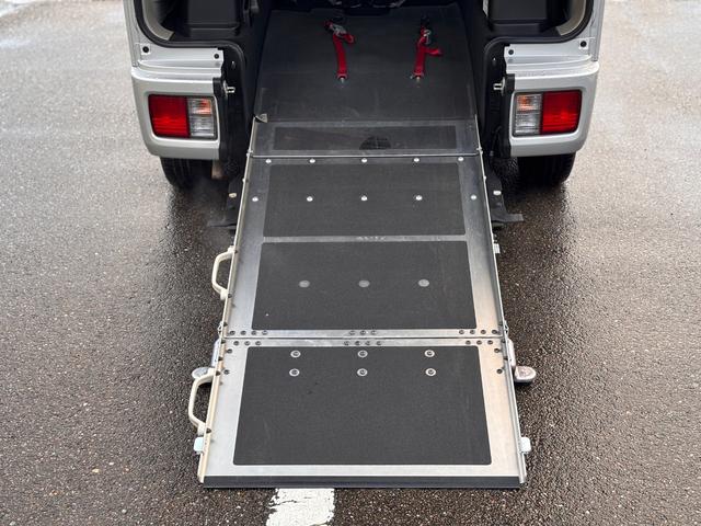 NV100クリッパーリオ チェアキャブ スロープ 福祉車両 車いす1人 電動ウインチ 車いす手動固定装置(16枚目)