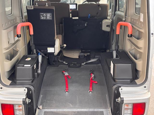 NV100クリッパーリオ チェアキャブ スロープ 福祉車両 車いす1人 電動ウインチ 車いす手動固定装置(17枚目)