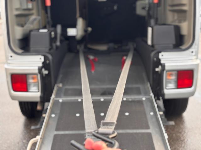NV100クリッパーリオ チェアキャブ スロープ 福祉車両 車いす1人 電動ウインチ 車いす手動固定装置(20枚目)