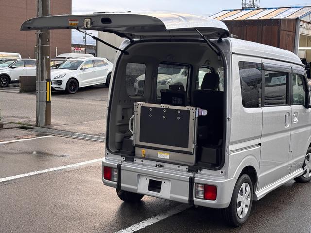 NV100クリッパーリオ チェアキャブ スロープ 福祉車両 車いす1人 電動ウインチ 車いす手動固定装置(53枚目)