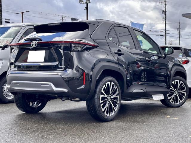 ヤリスクロス ハイブリッドZ アドベンチャー トヨタチームメイト 寒冷地仕様 8インチディスプレイオーディオ パノラマモニター ステアリングヒーター パワーシート ルーフレール LEDライト(10枚目)