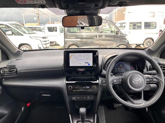 ヤリスクロス ハイブリッドZ アドベンチャー トヨタチームメイト 寒冷地仕様 8インチディスプレイオーディオ パノラマモニター ステアリングヒーター パワーシート ルーフレール LEDライト(13枚目)