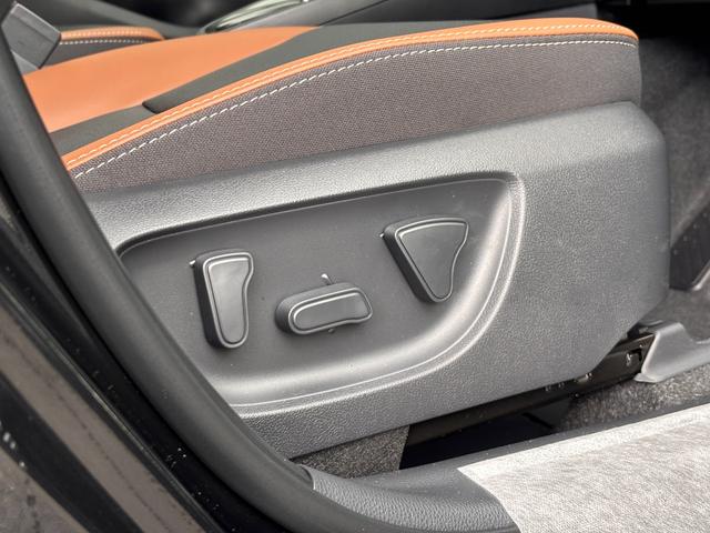 ヤリスクロス ハイブリッドZ アドベンチャー トヨタチームメイト 寒冷地仕様 8インチディスプレイオーディオ パノラマモニター ステアリングヒーター パワーシート ルーフレール LEDライト(40枚目)