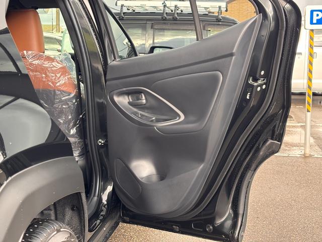 ヤリスクロス ハイブリッドZ アドベンチャー トヨタチームメイト 寒冷地仕様 8インチディスプレイオーディオ パノラマモニター ステアリングヒーター パワーシート ルーフレール LEDライト(42枚目)