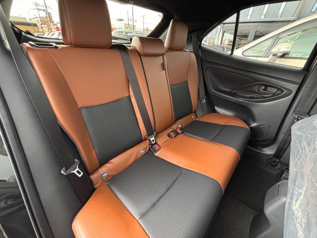 ヤリスクロス ハイブリッドZ アドベンチャー トヨタチームメイト 寒冷地仕様 8インチディスプレイオーディオ パノラマモニター ステアリングヒーター パワーシート ルーフレール LEDライト(44枚目)