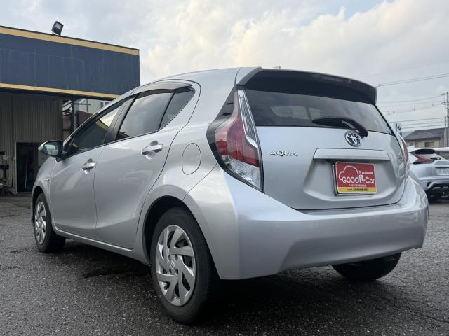 アクア Ｓ　ＥＴＣ　ドライブレコーダー　スマートキー　バックモニター　ナビ（Ｂｌｕｅｔｏｏｔｈオーディオ・フルセグテレビ・Ｂｌｕ－ｒａｙ）　オートライト　横滑り防止装置　ＡＢＳ　電動格納ミラー　盗難防止装置（9枚目）