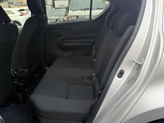 アクア Ｓ　ＥＴＣ　ドライブレコーダー　スマートキー　バックモニター　ナビ（Ｂｌｕｅｔｏｏｔｈオーディオ・フルセグテレビ・Ｂｌｕ－ｒａｙ）　オートライト　横滑り防止装置　ＡＢＳ　電動格納ミラー　盗難防止装置（14枚目）