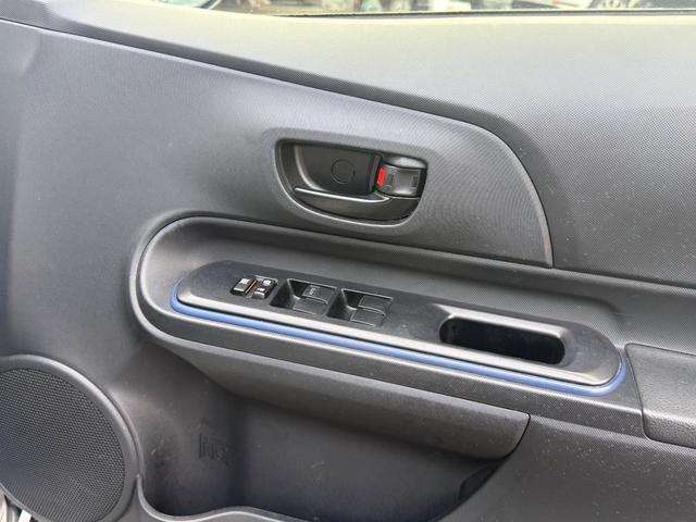 アクア Ｓ　ＥＴＣ　ドライブレコーダー　スマートキー　バックモニター　ナビ（Ｂｌｕｅｔｏｏｔｈオーディオ・フルセグテレビ・Ｂｌｕ－ｒａｙ）　オートライト　横滑り防止装置　ＡＢＳ　電動格納ミラー　盗難防止装置（23枚目）