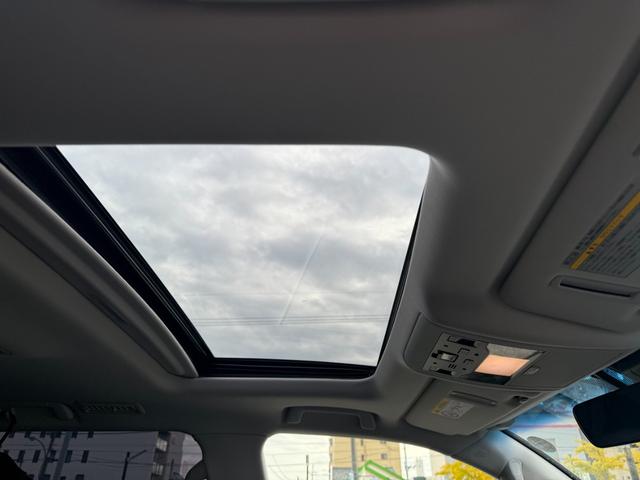 ＬＸ ＬＸ５７０　モデリスタエアロ　マークレビンソン　リアエンター　ＨＵＤ　全方位モニター　２１インチアルミ　クールボックス　サンルーフ　レーダクルーズ　シートヒーター・ベンチレーション　クリアランスソナー　本革黒（12枚目）