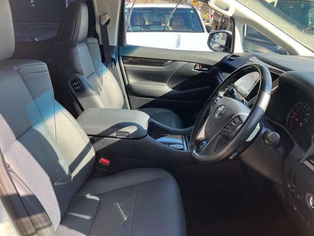 アルファード ２．５Ｓ　Ｃパッケージ　純正メモリーナビ　フルセグＴＶ　Ｂｌｕｅｔｏｏｔｈオーディオ　サンルーフ　後席モニター　デジタルインナーミラー　両側パワースライドドア　スマートキー　プッシュスタート（12枚目）