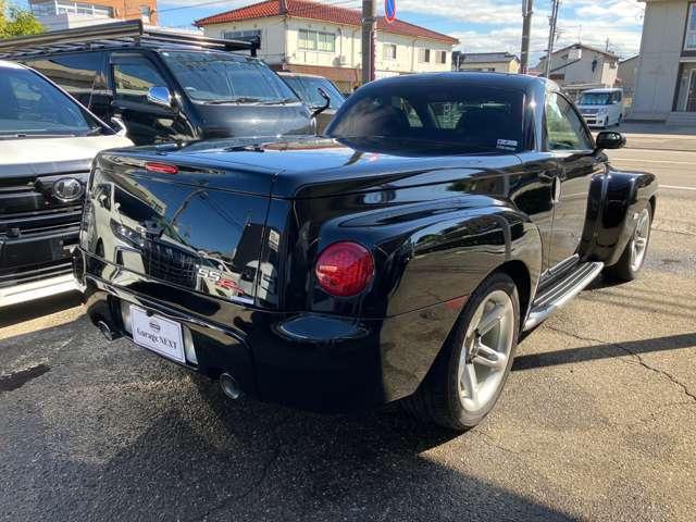 シボレーＳＳＲ 　メモリーナビ　フルセグＴＶ　バックカメラ　Ｂｌｕｅｔｏｏｔｈオーディオ　ＥＴＣ　ピックアップ（4枚目）