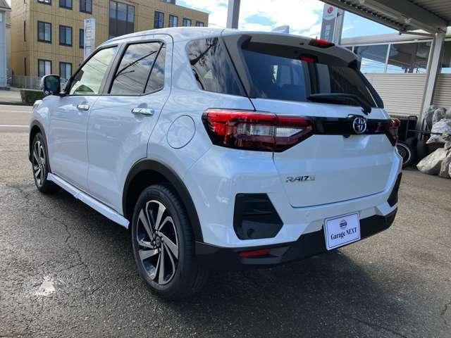 ライズ Z 4WD 登録済未使用車 純正9インチディスプレイ Bluetooth対応 バックカメラ 純正17インチアルミ スマートキー プッシュスタート 衝突被害軽減システム(6枚目)