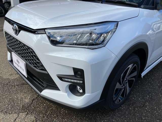 ライズ Z 4WD 登録済未使用車 純正9インチディスプレイ Bluetooth対応 バックカメラ 純正17インチアルミ スマートキー プッシュスタート 衝突被害軽減システム(8枚目)