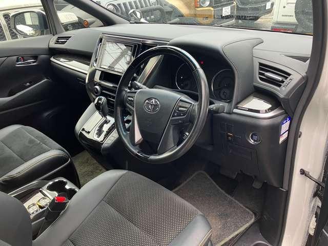 ヴェルファイア 2.5Z Aエディション ゴールデンアイズ 土足禁止車両 サンルーフ メモリーナビ フルセグTV バックカメラ Bluetoothオーディオ 後席モニター ETC 両側パワースライドドア スマートキープッシュスタート(12枚目)