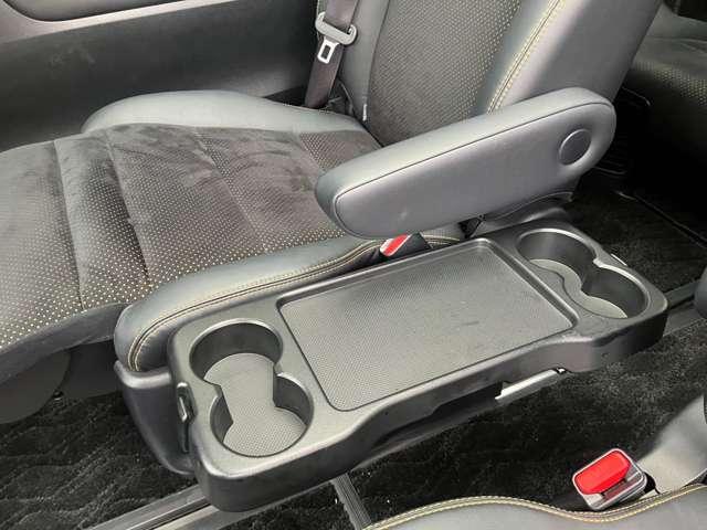 ヴェルファイア 2.5Z Aエディション ゴールデンアイズ 土足禁止車両 サンルーフ メモリーナビ フルセグTV バックカメラ Bluetoothオーディオ 後席モニター ETC 両側パワースライドドア スマートキープッシュスタート(33枚目)