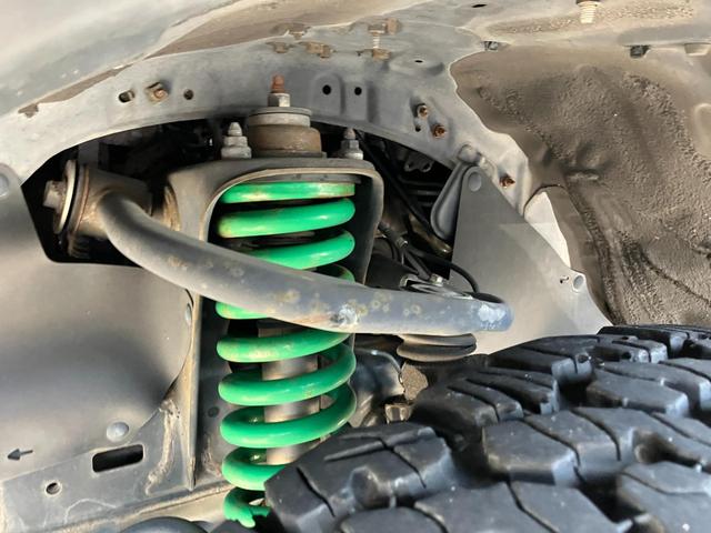 FJクルーザー カラーパッケージ 4WD リフトアップ メモリーナビ フルセグTV バックカメラ Bluetoothオーディオ DVD ETC 後席モニター キーレスエントリー 頸部衝撃緩和ヘッドレスト 盗難防止システム(14枚目)