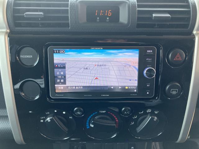 FJクルーザー カラーパッケージ 4WD リフトアップ メモリーナビ フルセグTV バックカメラ Bluetoothオーディオ DVD ETC 後席モニター キーレスエントリー 頸部衝撃緩和ヘッドレスト 盗難防止システム(33枚目)