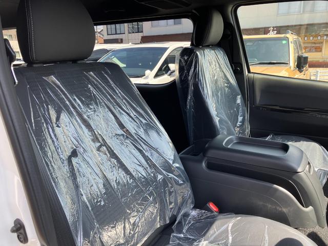 ハイエースバン ロングスーパーGL ダークプライムS ディーゼルターボ 4WD 登録済未使用車 盗難防止システム オートマチックハイビーム ETC ESC スマートキー プッシュスタート 両側電動スライドドア レーンアシスト(9枚目)