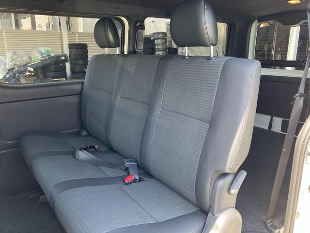 ハイエースバン ロングスーパーGL ダークプライムS ディーゼルターボ 4WD 登録済未使用車 盗難防止システム オートマチックハイビーム ETC ESC スマートキー プッシュスタート 両側電動スライドドア レーンアシスト(16枚目)