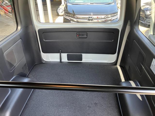 ハイエースバン ロングスーパーGL ダークプライムS ディーゼルターボ 4WD 登録済未使用車 盗難防止システム オートマチックハイビーム ETC ESC スマートキー プッシュスタート 両側電動スライドドア レーンアシスト(17枚目)