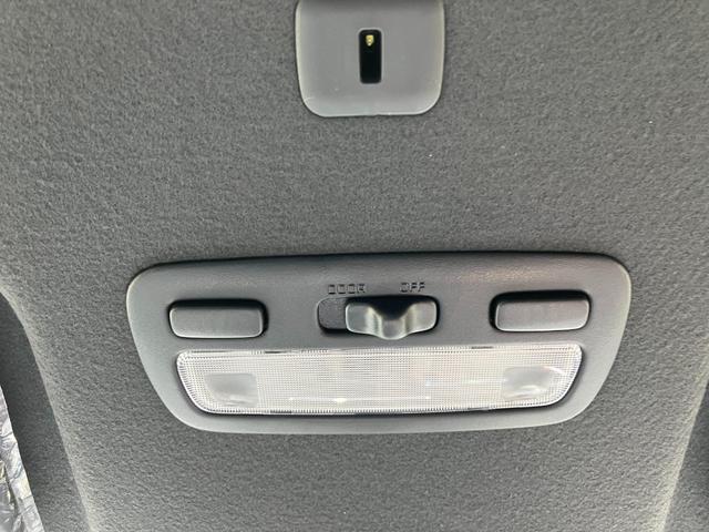 ハイエースバン ロングスーパーGL ダークプライムS ディーゼルターボ 4WD 登録済未使用車 盗難防止システム オートマチックハイビーム ETC ESC スマートキー プッシュスタート 両側電動スライドドア レーンアシスト(40枚目)