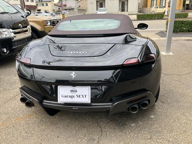 ローマスパイダー F1 DCT カーボンファイバーリアディフューザー レザー仕上 ツートンインテリア クラシックカラー 20インチダイヤモンド仕上 スポーツホイール LED カーボンステアリング(5枚目)