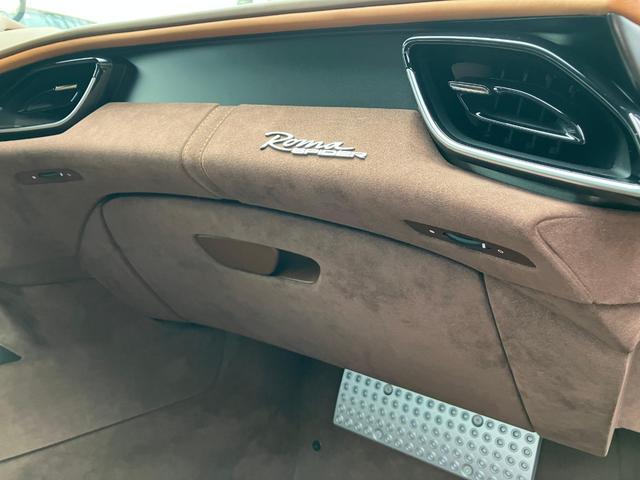 ローマスパイダー F1 DCT カーボンファイバーリアディフューザー レザー仕上 ツートンインテリア クラシックカラー 20インチダイヤモンド仕上 スポーツホイール LED カーボンステアリング(24枚目)