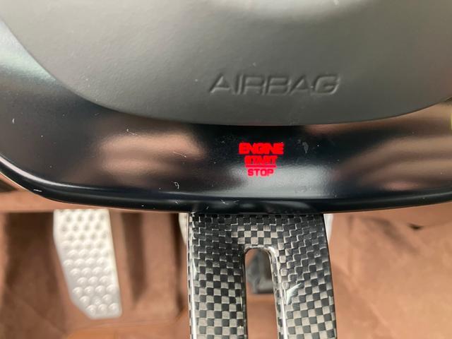 ローマスパイダー F1 DCT カーボンファイバーリアディフューザー レザー仕上 ツートンインテリア クラシックカラー 20インチダイヤモンド仕上 スポーツホイール LED カーボンステアリング(29枚目)