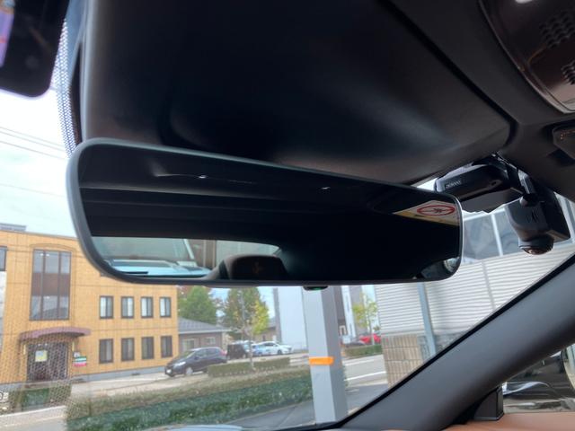 ローマスパイダー F1 DCT カーボンファイバーリアディフューザー レザー仕上 ツートンインテリア クラシックカラー 20インチダイヤモンド仕上 スポーツホイール LED カーボンステアリング(37枚目)