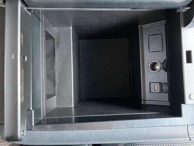 アルファード 2.5S Cパッケージ サンルーフ メモリーナビ フルセグTV バックカメラ Bluetoothオーディオ スマートキー パワーシート シートヒーター ETC オットマン 両側電動スライドドア ドライブレコーダー(45枚目)