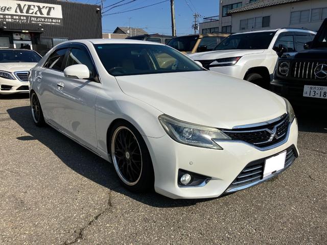 マークX プレミアム スマートキー プッシュスタート シートヒーター パワーシート HIDヘッドライト オートエアコン 電動格納ミラー 盗難防止システム オートクルーズコントロール(3枚目)