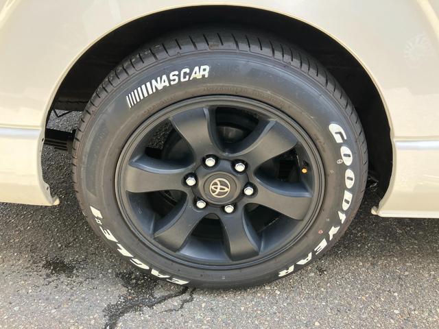 ハイエースワゴン GL ロング ミドルルーフ 4WD バットフェイス ローダウン ベットキット 盗難防止システム ETC フルセグTV 後席モニター バックカメラ メモリーナビ レーンアシスト スマートキー プッシュスタート(9枚目)