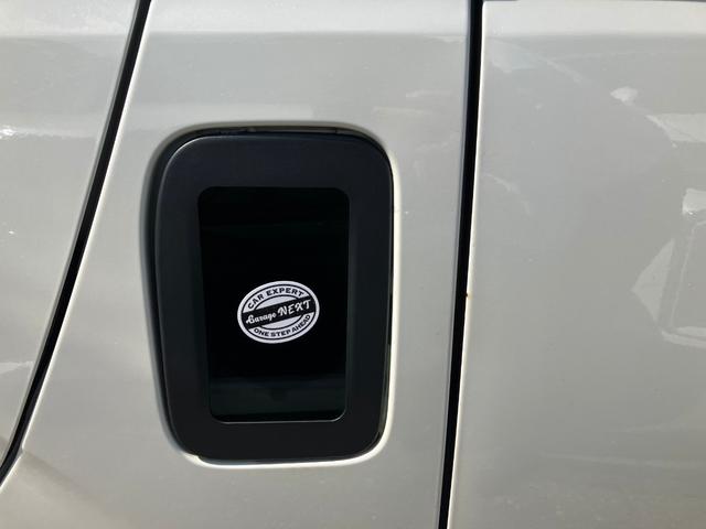 ハイエースワゴン GL ロング ミドルルーフ 4WD バットフェイス ローダウン ベットキット 盗難防止システム ETC フルセグTV 後席モニター バックカメラ メモリーナビ レーンアシスト スマートキー プッシュスタート(13枚目)