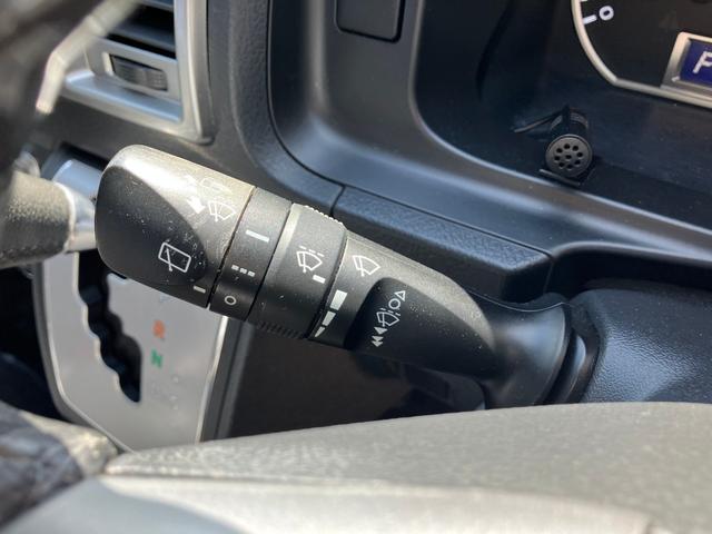 ハイエースワゴン GL ロング ミドルルーフ 4WD バットフェイス ローダウン ベットキット 盗難防止システム ETC フルセグTV 後席モニター バックカメラ メモリーナビ レーンアシスト スマートキー プッシュスタート(34枚目)