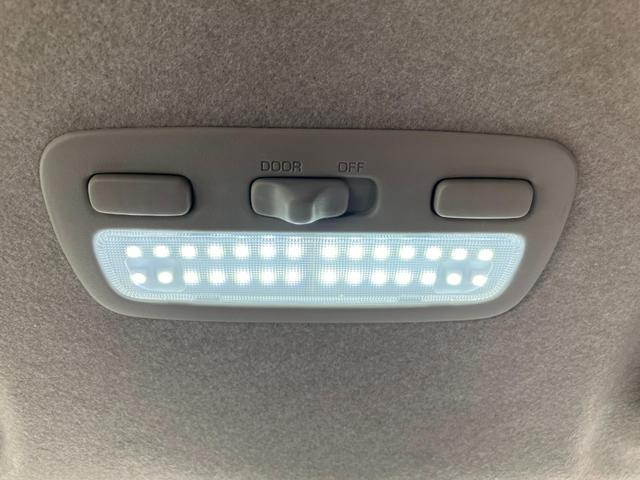 ハイエースワゴン GL ロング ミドルルーフ 4WD バットフェイス ローダウン ベットキット 盗難防止システム ETC フルセグTV 後席モニター バックカメラ メモリーナビ レーンアシスト スマートキー プッシュスタート(41枚目)