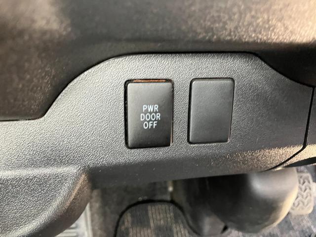 ハイエースワゴン GL ロング ミドルルーフ 4WD バットフェイス ローダウン ベットキット 盗難防止システム ETC フルセグTV 後席モニター バックカメラ メモリーナビ レーンアシスト スマートキー プッシュスタート(42枚目)