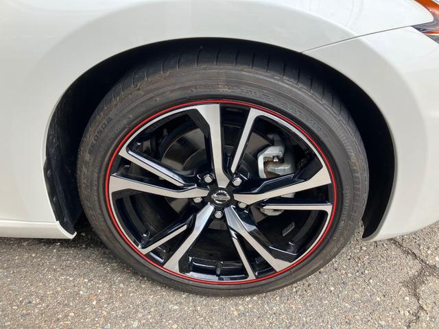 フェアレディZ 50thアニバーサリー 特別使用車 ETC 純正メモリーナビ ワンセグTV バックカメラ 盗難防止システム スマートキー プッシュスタート HIDヘッドライト シートヒーター パワーシート(7枚目)