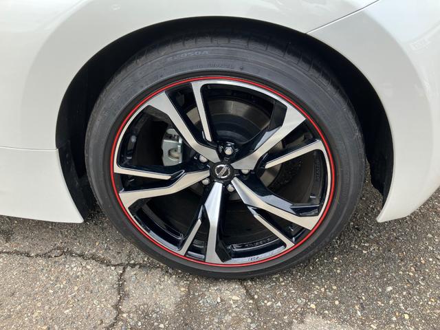 フェアレディZ 50thアニバーサリー 特別使用車 ETC 純正メモリーナビ ワンセグTV バックカメラ 盗難防止システム スマートキー プッシュスタート HIDヘッドライト シートヒーター パワーシート(8枚目)