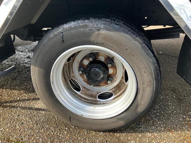 デュトロ 　積載車　ダダノ製　Ｓライド　フルフラット　積載量２０００　電動ゲート　キーレスエントリー　ＤＶＤ　ＣＤ　メモリーナビ　フルセグＴＶ　ドラレコ　ＥＴＣ　アイドリングストップ　レーンアシスト（9枚目）