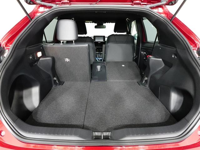 ヤリスクロス ハイブリッドＺ　インテリジェントキー　アルミホイル　ＬＥＤライト　１オ－ナ－　リアカメラ　クルーズコントロール　横滑り防止システム　電動シ－ト　パワステ　オートエアコン　キーフリー　イモビライザ　ＥＴＣ付き　ＡＢＳ（36枚目）