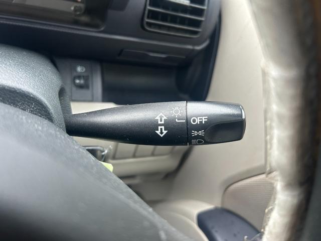 ゼスト Ｇ　４ＷＤ　キーレスエントリー　電動格納ミラー　ベンチシート　ＡＴ　ＡＢＳ　ＣＤ　ＭＤ　アルミホイール　衝突安全ボディ　エアコン（8枚目）