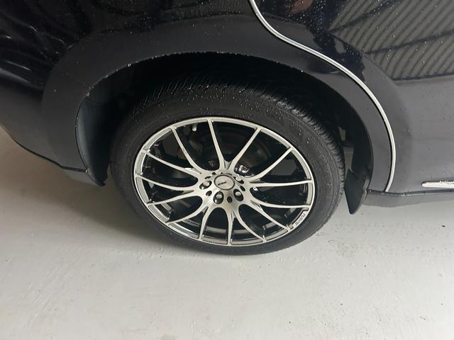 ハリアー エレガンス　ワンオーナー　禁煙車　ＲＡＹＳ２０インチホイール　スノーアルミセット有　純正ナビ・フルセグテレビ・ＣＤ・ＤＶＤ・Ｂｌｕｅｔｏｏｔｈ　ＥＴＣ　バックカメラ　ステアリングＳＷ　パワーシート　オートライト（22枚目）