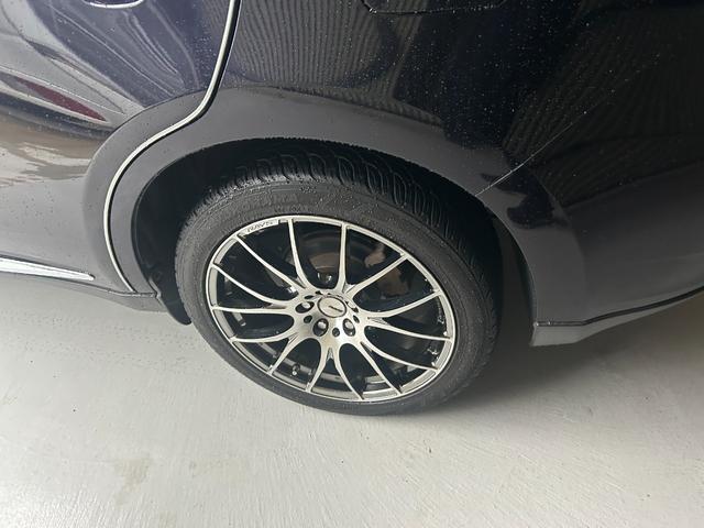 ハリアー エレガンス　ワンオーナー　禁煙車　ＲＡＹＳ２０インチホイール　スノーアルミセット有　純正ナビ・フルセグテレビ・ＣＤ・ＤＶＤ・Ｂｌｕｅｔｏｏｔｈ　ＥＴＣ　バックカメラ　ステアリングＳＷ　パワーシート　オートライト（23枚目）