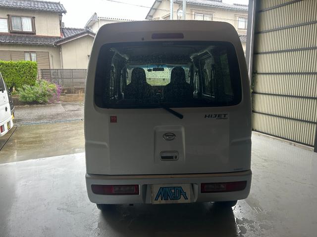 ハイゼットカーゴ デラックス５５ｔｈアニバーサリーゴールドエディション　禁煙車　切替４ＷＤ　オートマ　キーレス　ラジオ　ＥＴＣ　パワーウィンドウ　両側スライドドア　エアコン　運転席エアバッグ　助手席エアバッグ（19枚目）